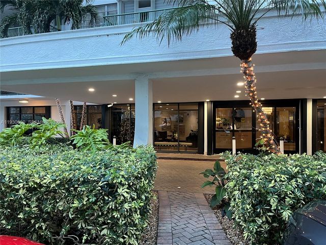 1408 Brickell Bay Dr 302, Miami, FL 33131