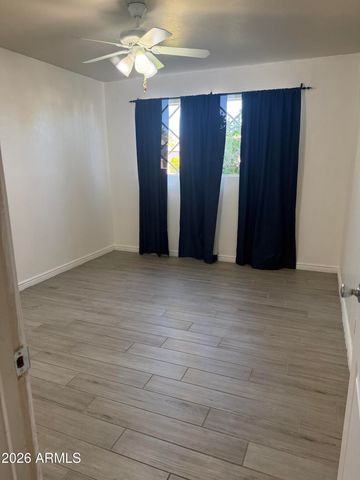 6943 E LATHAM Street, Scottsdale, AZ 85257