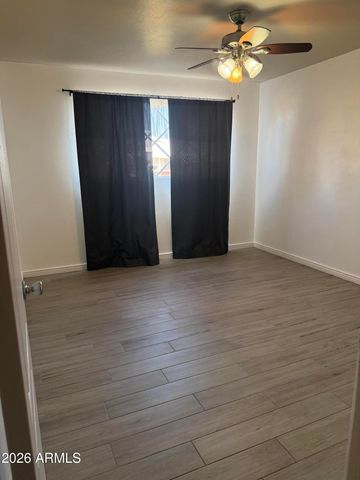 6943 E LATHAM Street, Scottsdale, AZ 85257