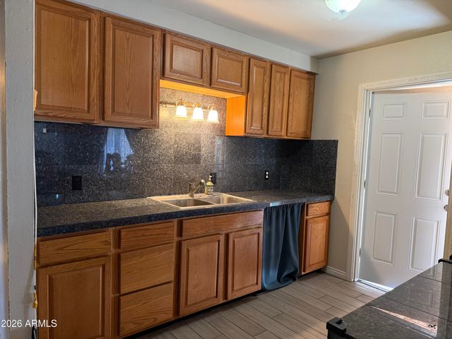 6943 E LATHAM Street, Scottsdale, AZ 85257