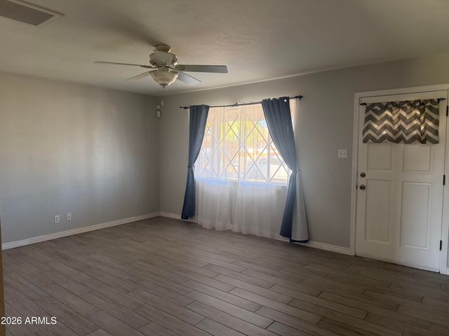 6943 E LATHAM Street, Scottsdale, AZ 85257