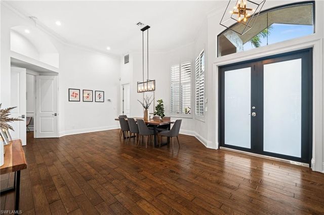 1905 Fairfax CIR, Naples, FL 34109