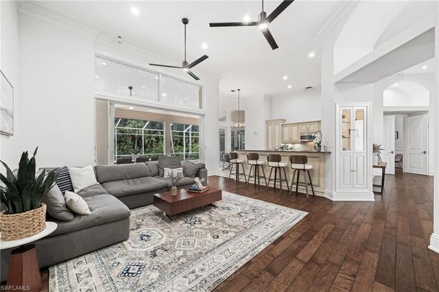 1905 Fairfax CIR, Naples, FL 34109