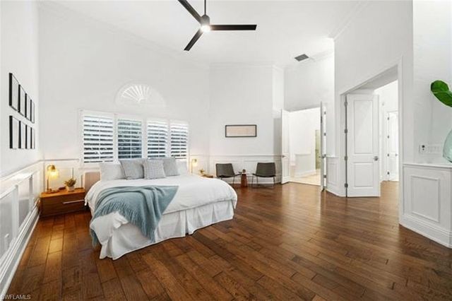 1905 Fairfax CIR, Naples, FL 34109