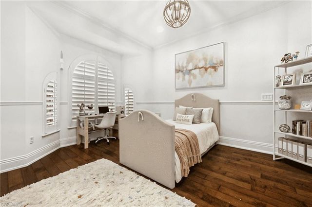 1905 Fairfax CIR, Naples, FL 34109