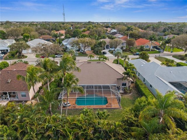 1905 Fairfax CIR, Naples, FL 34109