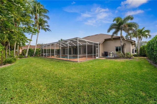 1905 Fairfax CIR, Naples, FL 34109