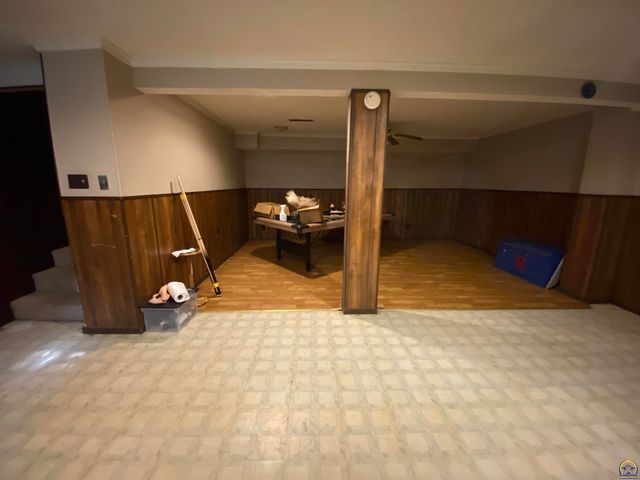 316 NE Pine LN, Topeka, KS 66617
