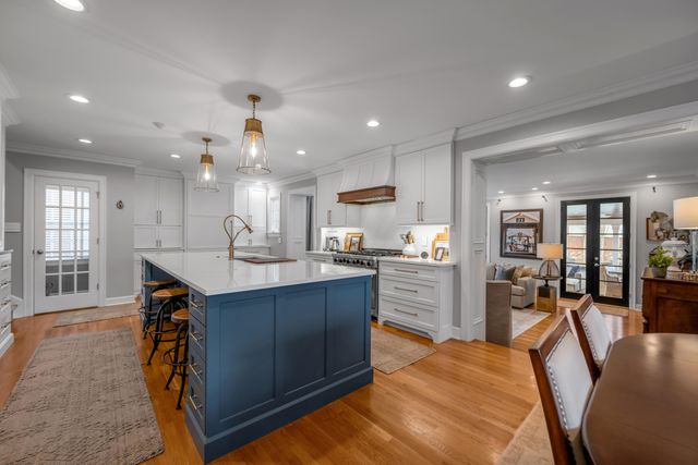 325 Kingsway Drive, Lexington, KY 40502