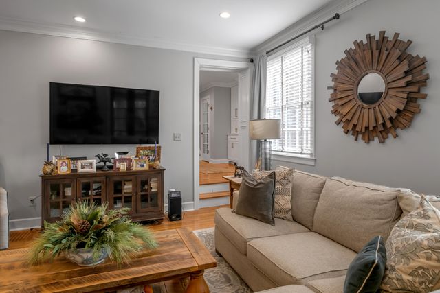 325 Kingsway Drive, Lexington, KY 40502