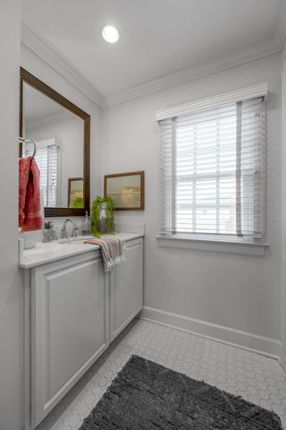 325 Kingsway Drive, Lexington, KY 40502