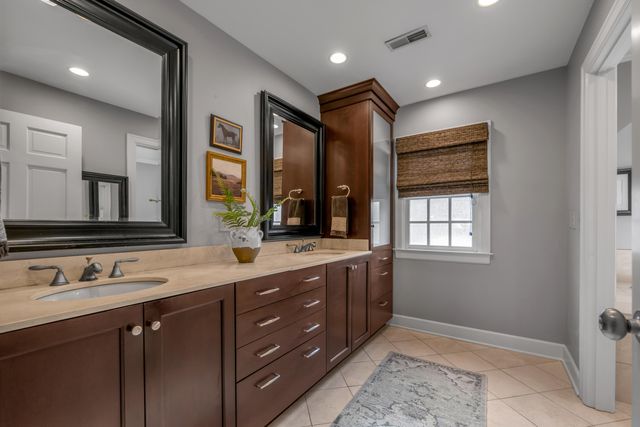 325 Kingsway Drive, Lexington, KY 40502