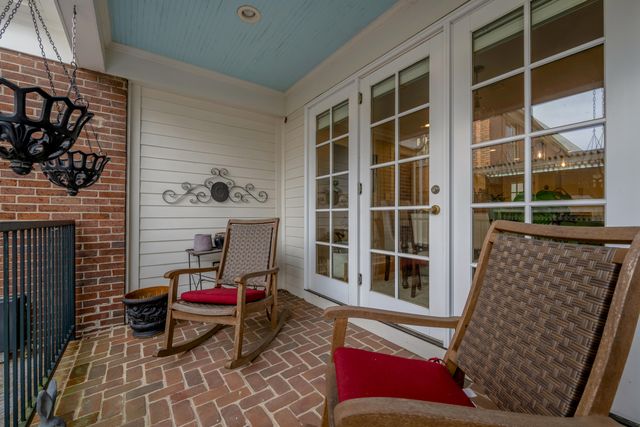 325 Kingsway Drive, Lexington, KY 40502