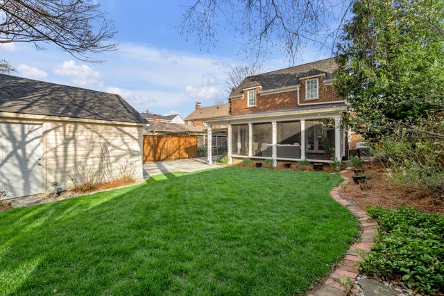 325 Kingsway Drive, Lexington, KY 40502