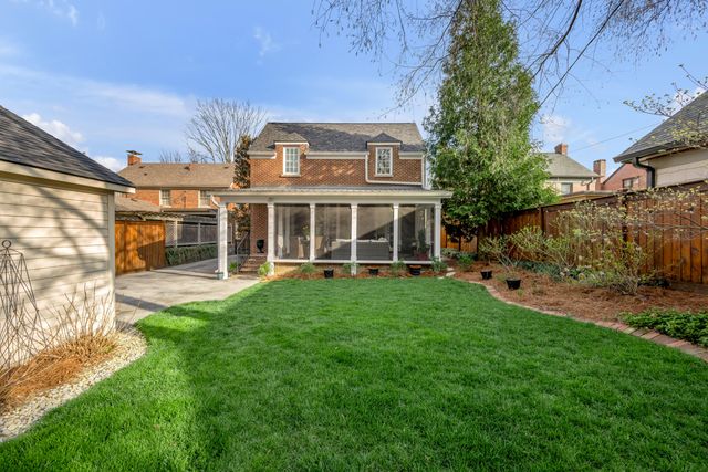 325 Kingsway Drive, Lexington, KY 40502