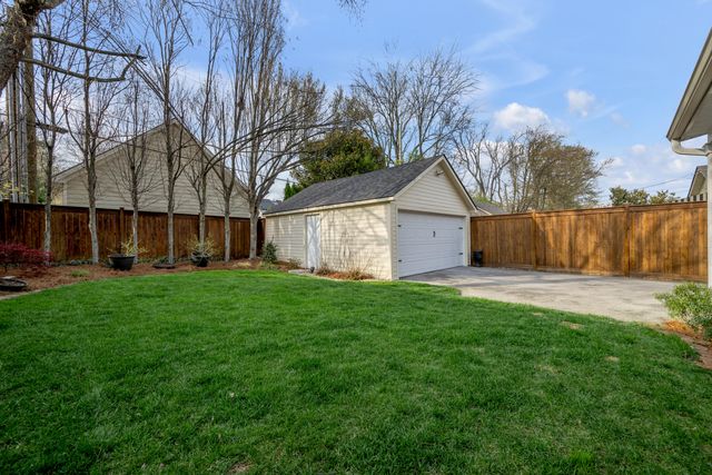 325 Kingsway Drive, Lexington, KY 40502