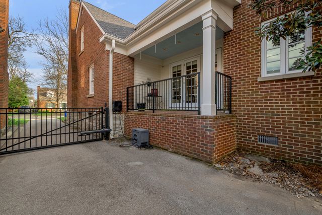 325 Kingsway Drive, Lexington, KY 40502