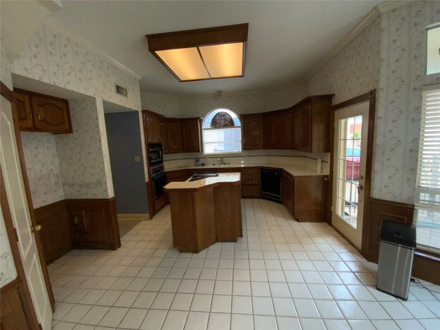2851 Timber Hill Drive, Grapevine, TX 76051