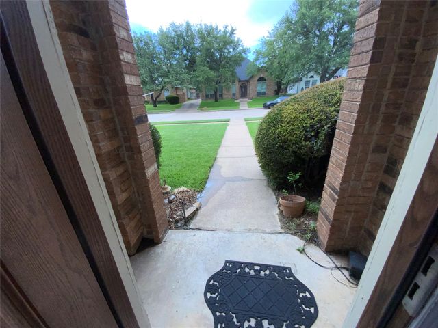2851 Timber Hill Drive, Grapevine, TX 76051