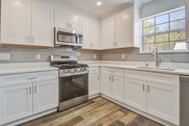 1664 Pierpont Avenue, Charleston, SC 29414