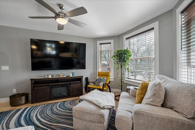 286 Coolidge Ave Apt 2, Manchester, NH 03102