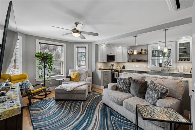 286 Coolidge Ave Apt 2, Manchester, NH 03102