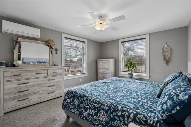 286 Coolidge Ave Apt 2, Manchester, NH 03102