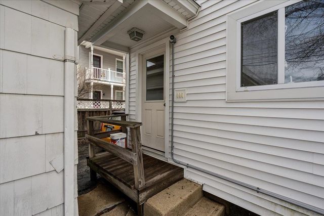 286 Coolidge Ave Apt 2, Manchester, NH 03102