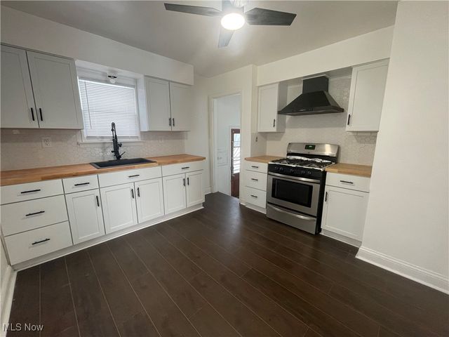 13713 Christine Avenue, Garfield Heights, OH 44105