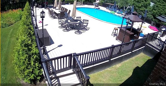 21 Masem Court, Medford, NY 11763