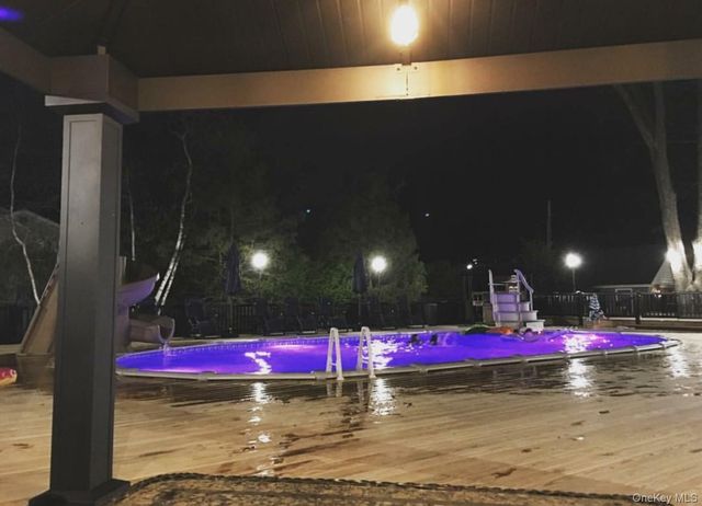 21 Masem Court, Medford, NY 11763