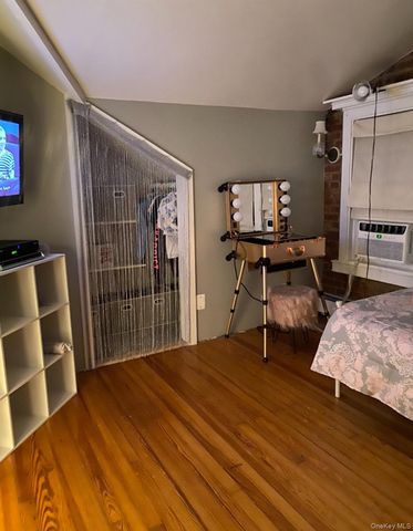 21 Masem Court, Medford, NY 11763