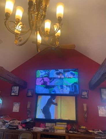 21 Masem Court, Medford, NY 11763