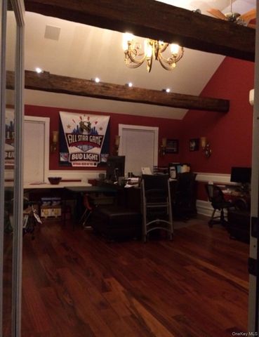 21 Masem Court, Medford, NY 11763