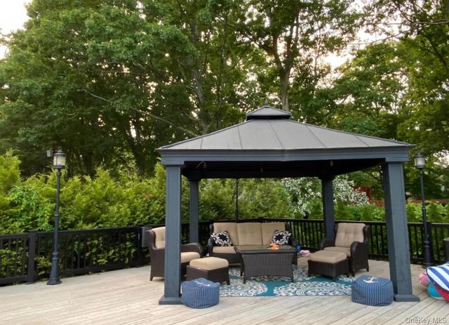 21 Masem Court, Medford, NY 11763