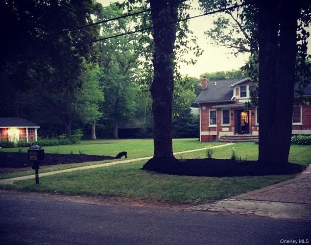 21 Masem Court, Medford, NY 11763