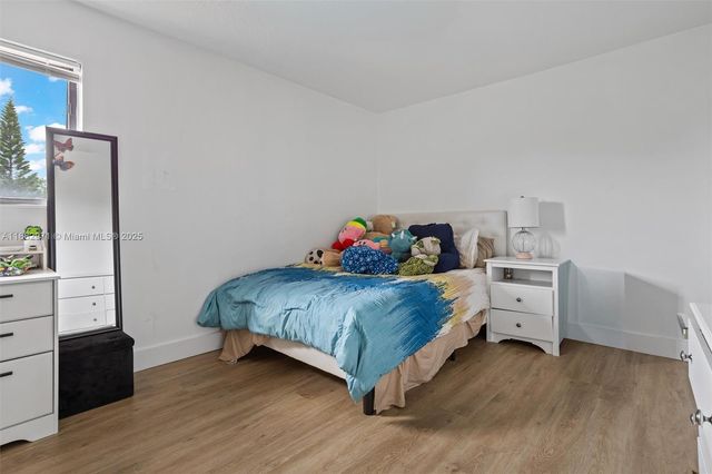 529 El Prado, West Palm Beach, FL 33405