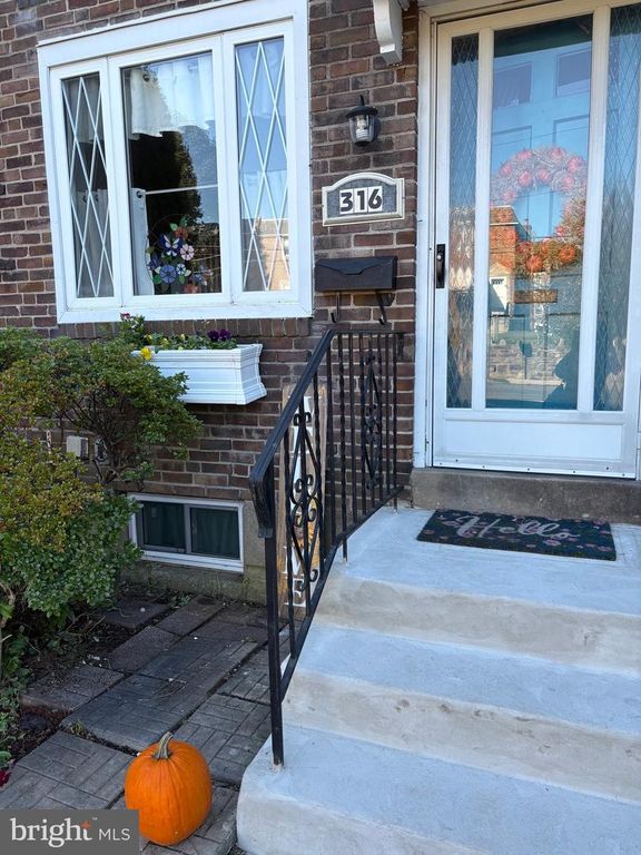 316 WESTMONT DR, Darby, PA 19023