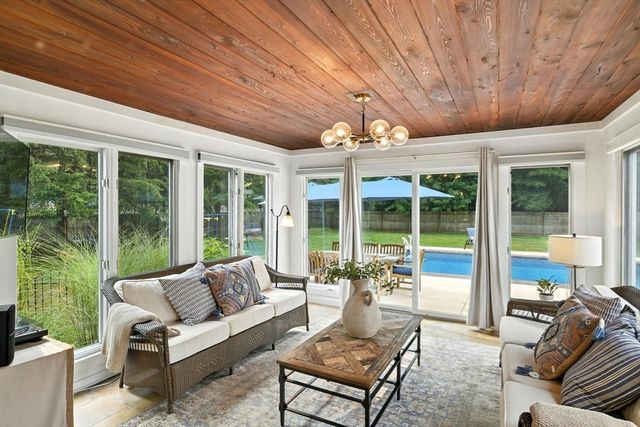 109 Yarmouth Street, Longmeadow, MA 01106