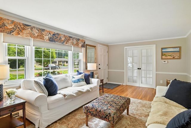 109 Yarmouth Street, Longmeadow, MA 01106