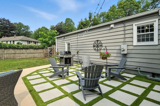 109 Yarmouth Street, Longmeadow, MA 01106
