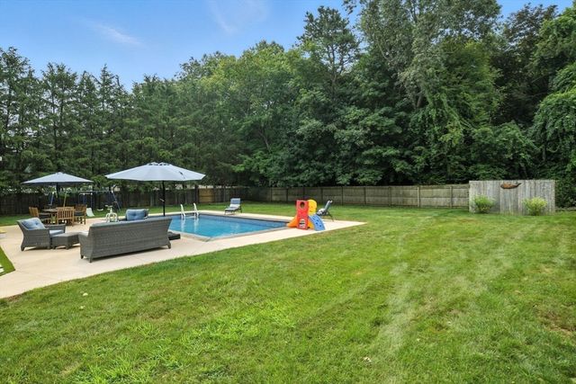109 Yarmouth Street, Longmeadow, MA 01106