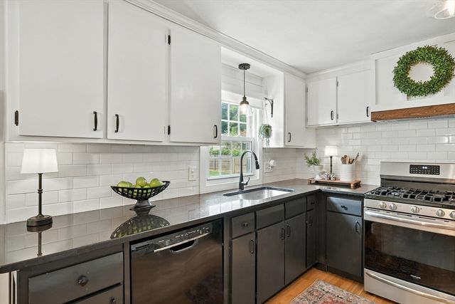 109 Yarmouth Street, Longmeadow, MA 01106