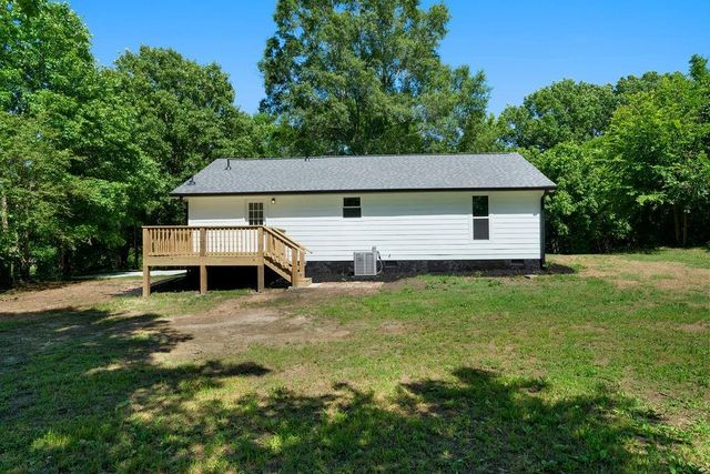 6 W Point Drive SE, Lindale, GA 30147