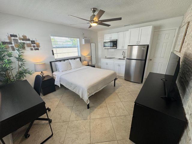 805 NE 23rd Drive, Wilton Manors, FL 33305