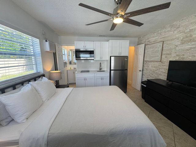 805 NE 23rd Drive, Wilton Manors, FL 33305