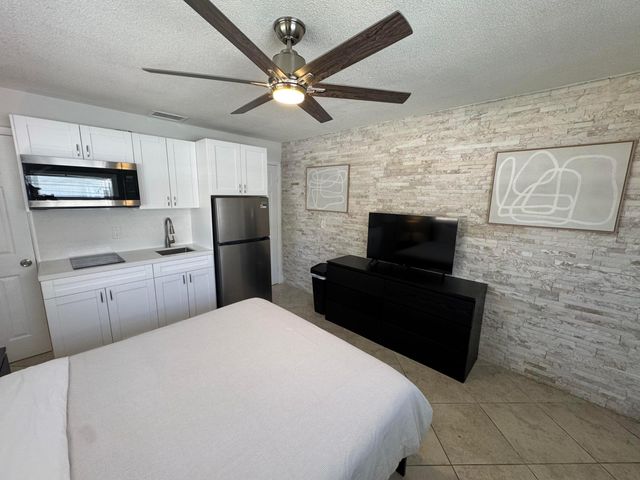 805 NE 23rd Drive, Wilton Manors, FL 33305