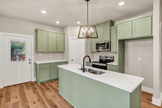 805 Branding Iron Trail, Granbury, TX 76049