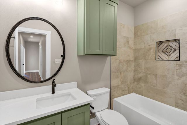 805 Branding Iron Trail, Granbury, TX 76049