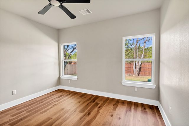 805 Branding Iron Trail, Granbury, TX 76049